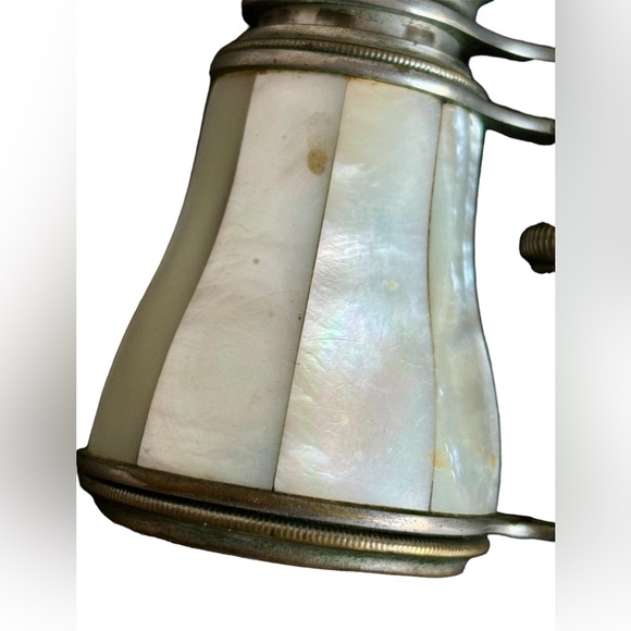 Antique Mother of Pearl Opera Binoculars - Picture 5 of 5